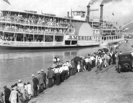 Str. America preparing to leave for Rose Island, ca. 1927.